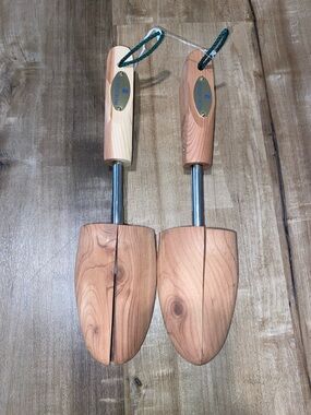 Nordstrom Aromatic Cedar Split-Toe Shoe Trees - Size Medium (7)